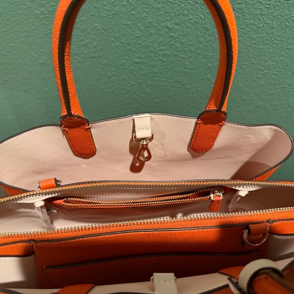 Kate Spade Medium Avenue Satchel - Picture 4 of 4